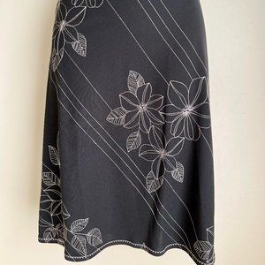 THE LOFT Embroidered Skirt Size S